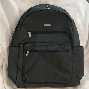 🆕🤍Baggallini Laptop Backpack MM, Gray🤍